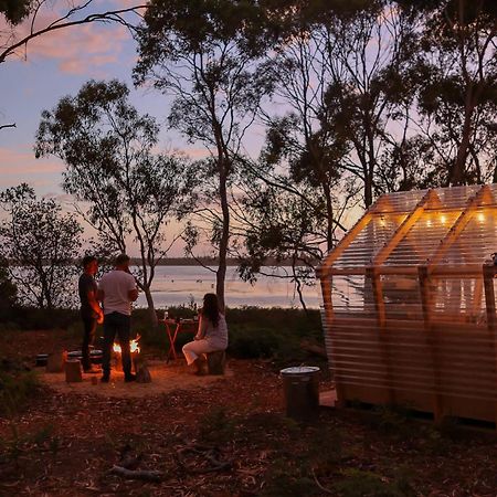Отель Numie - Freycinet Peninsula - Glamping - Heated - Waterfront Коулс-Бей Экстерьер фото