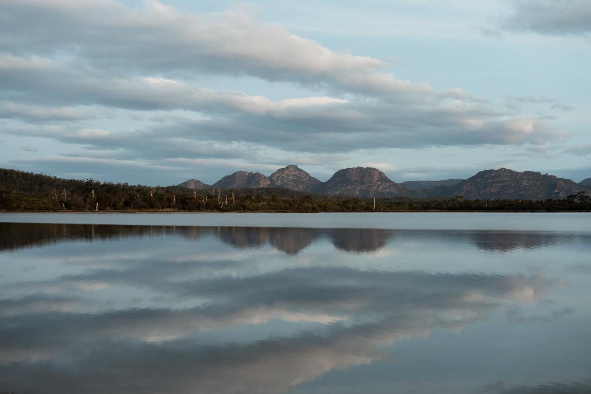 Отель Numie - Freycinet Peninsula - Glamping - Heated - Waterfront Коулс-Бей Экстерьер фото