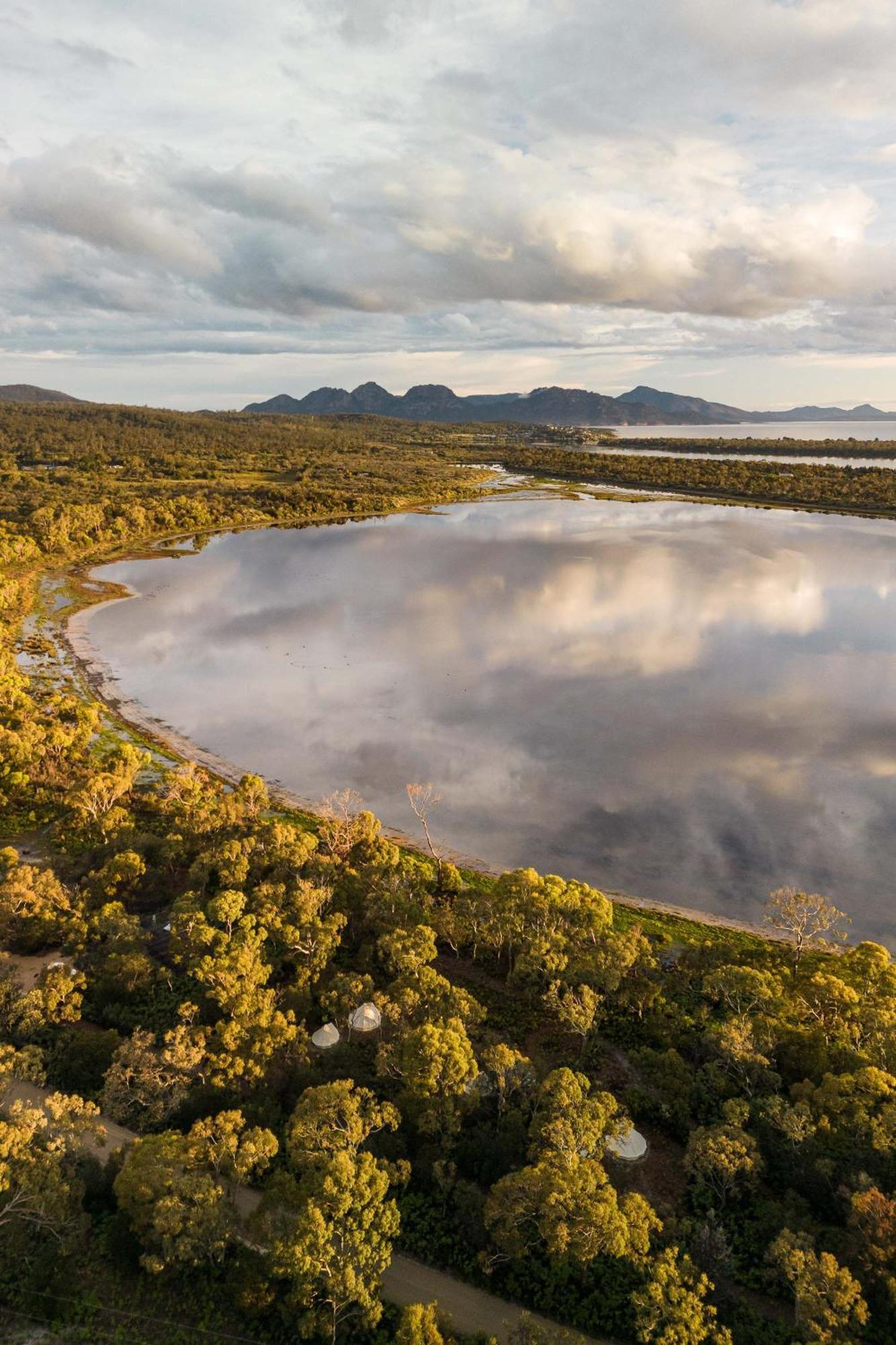 Отель Numie - Freycinet Peninsula - Glamping - Heated - Waterfront Коулс-Бей Экстерьер фото